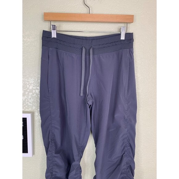 Under Armour Gray Loose Fit Adjustable Waistband Scrunched Leg Pants Size Medium - Picture 4 of 13